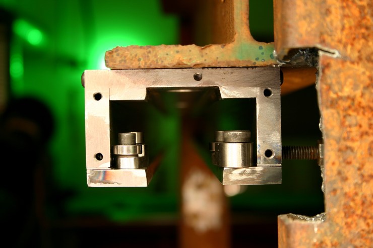 Ready to guide the carriage.